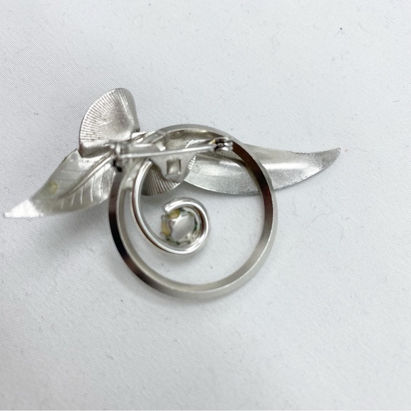 Vintage Abstract Swirl Leaf Silver Brooch spin with Pearl - Picture 4 of 4